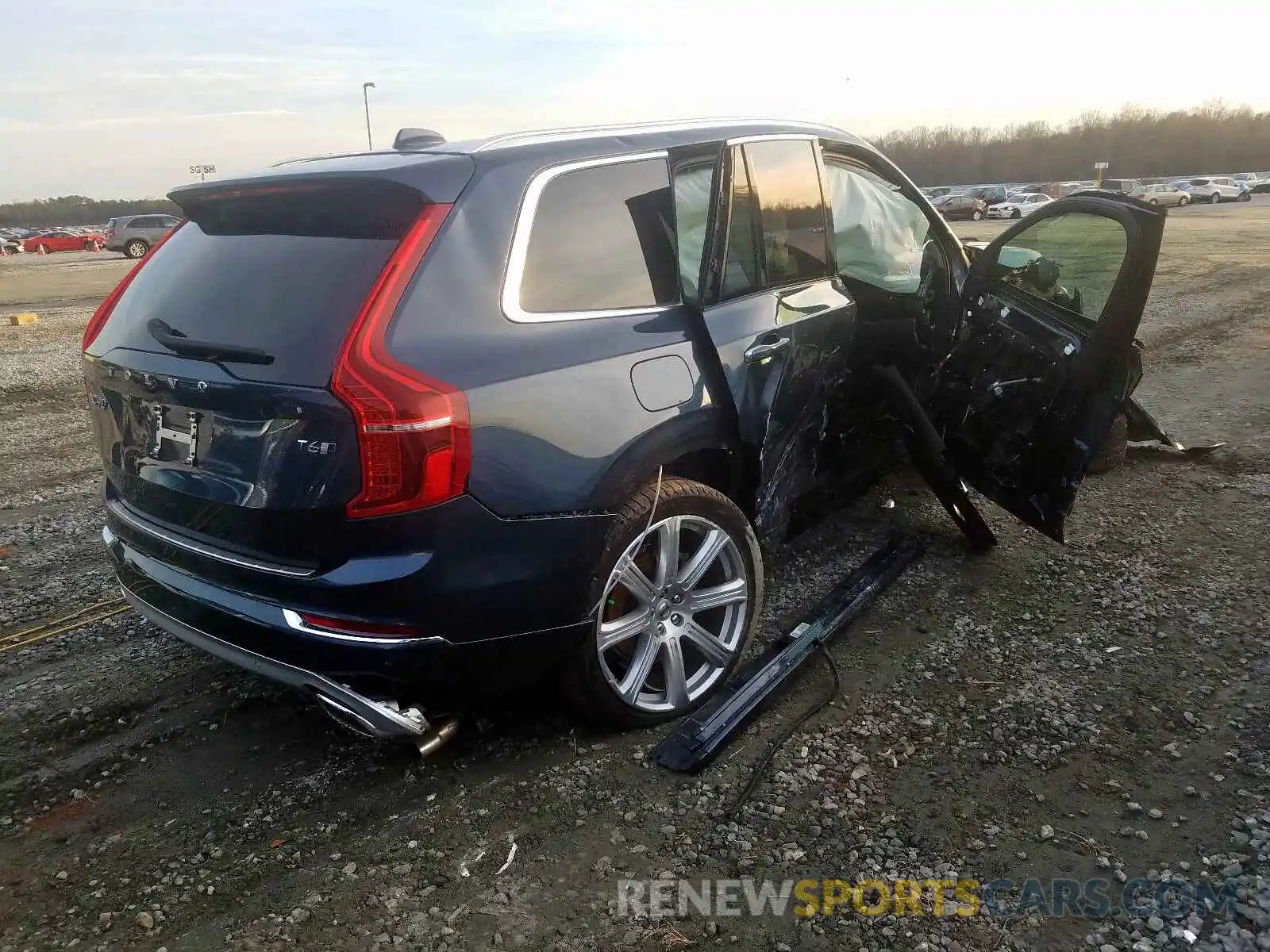 4 Photograph of a damaged car YV4A22PL8K1482821 VOLVO XC90 T6 IN 2019